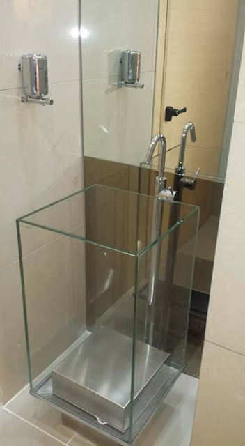 Bagno realizzato da CMI Impianti Tecnologici