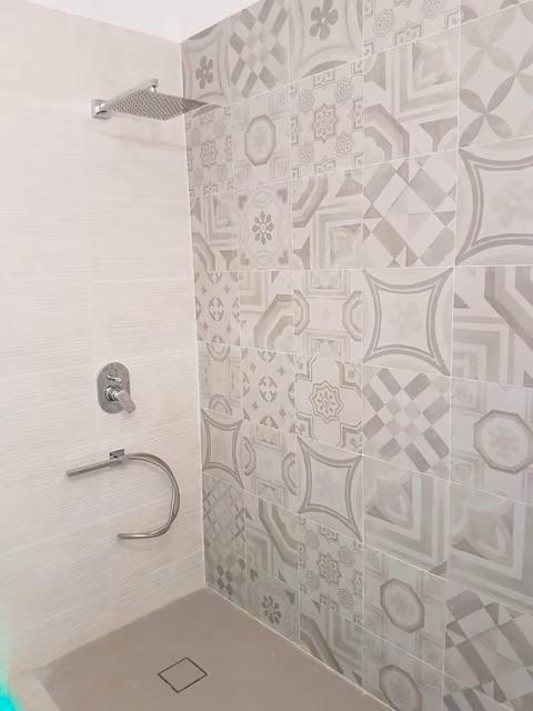 Bagno realizzato da CMI Impianti Tecnologici