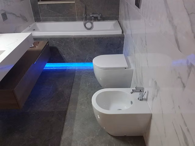 Bagno realizzato da CMI Impianti Tecnologici