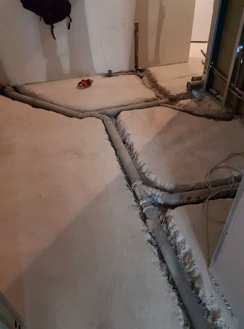Foto di un intervento su un impianto elettrico realizzato da CMI Impianti Tecnologici