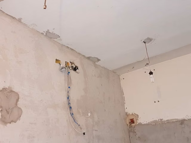 Foto di un intervento su un impianto elettrico realizzato da CMI Impianti Tecnologici