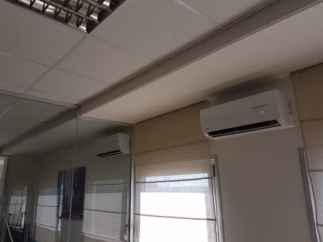Foto di un intervento su un impianto di climatizzazione realizzato da CMI Impianti Tecnologici