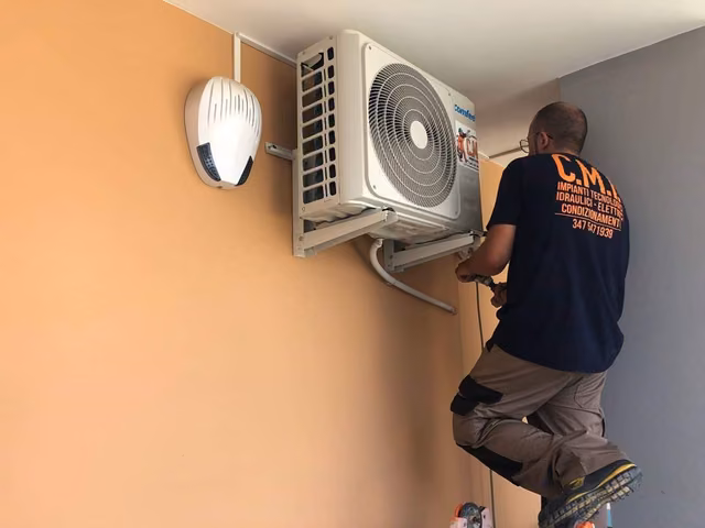Foto di un intervento su un impianto di climatizzazione realizzato da CMI Impianti Tecnologici