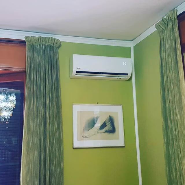 Foto di un intervento su un impianto di climatizzazione realizzato da CMI Impianti Tecnologici