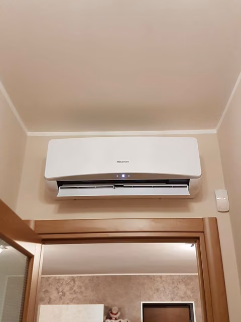 Foto di un intervento su un impianto di climatizzazione realizzato da CMI Impianti Tecnologici