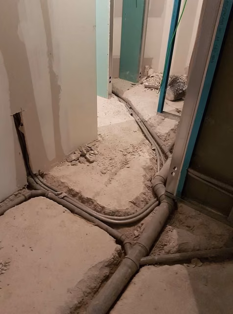 Foto di un intervento su un impianto idraulico realizzato da CMI Impianti Tecnologici