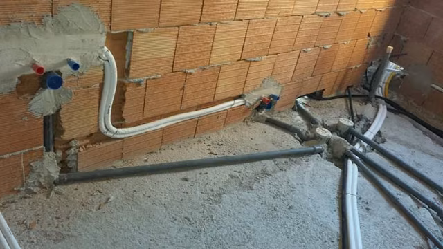 Foto di un intervento su un impianto idraulico realizzato da CMI Impianti Tecnologici