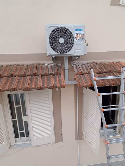 Foto di un intervento su un impianto di climatizzazione realizzato da CMI Impianti Tecnologici