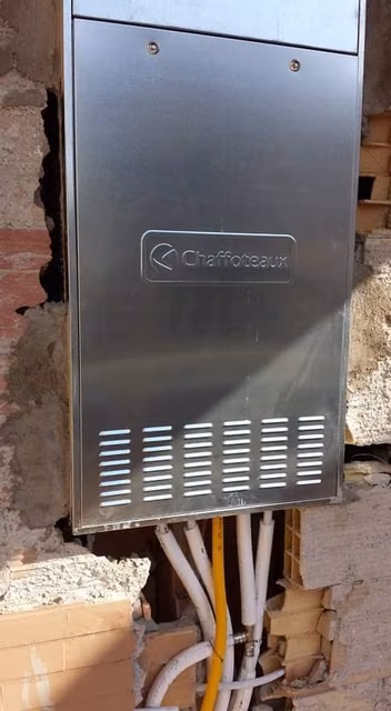 Foto di un intervento su un impianto di climatizzazione realizzato da CMI Impianti Tecnologici