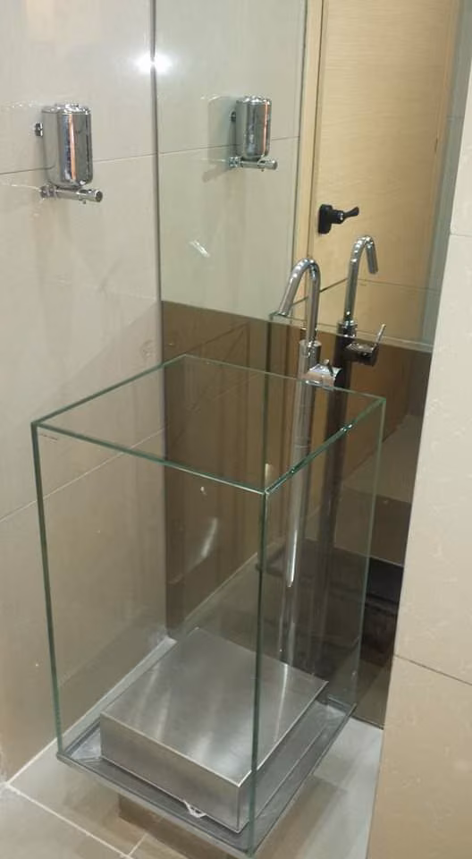 Bagno realizzato da CMI Impianti Tecnologici
